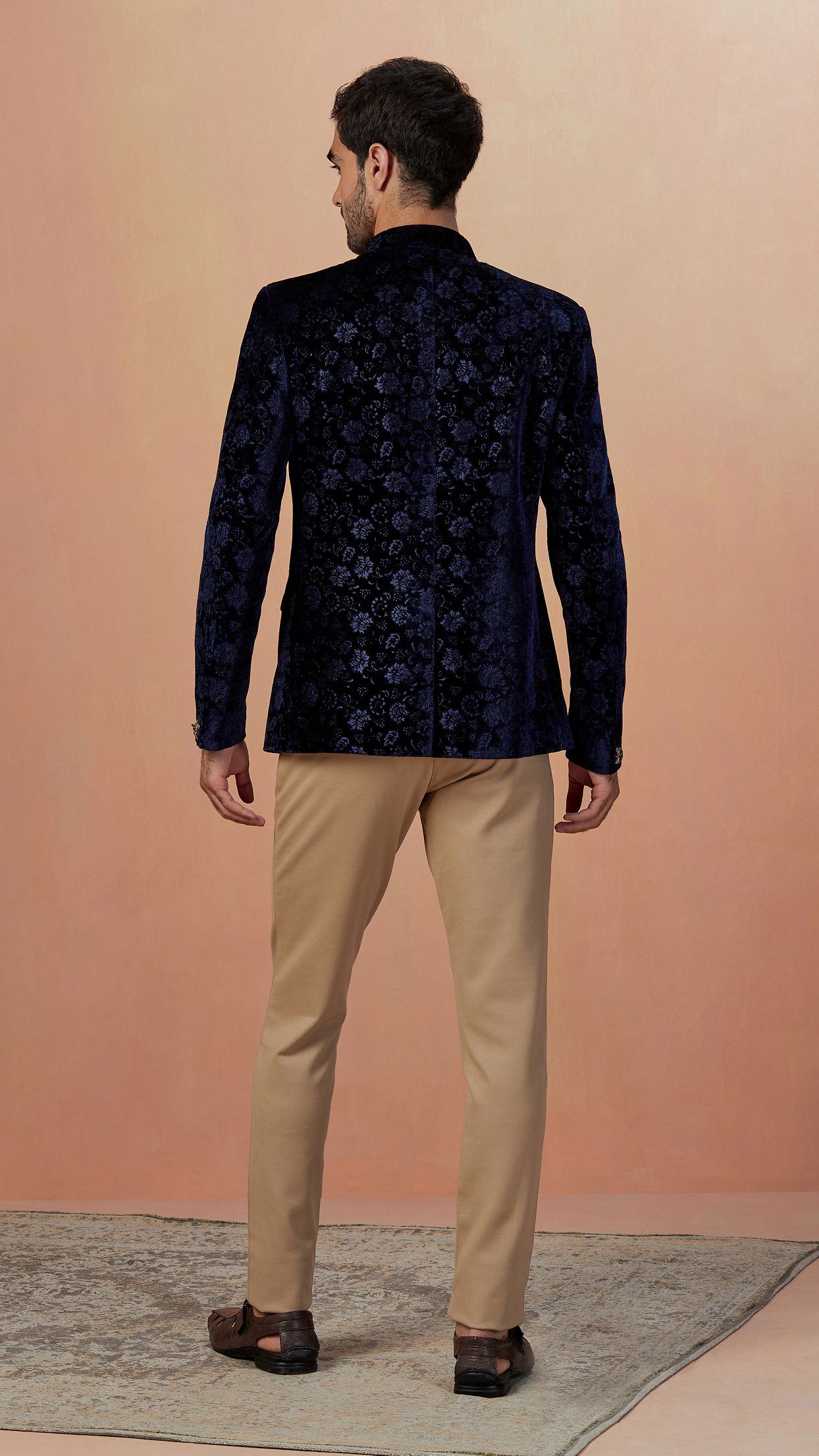 alt message - Manyavar Men Blue Floral Bandhgala Indo Western image number 3